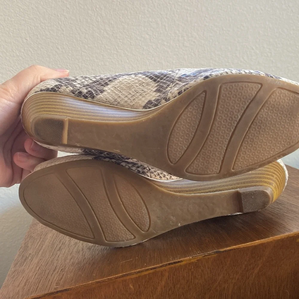 Alfani Step n Flex Snakeskin Open-toed Small Wedge Heel, Women’s 7M